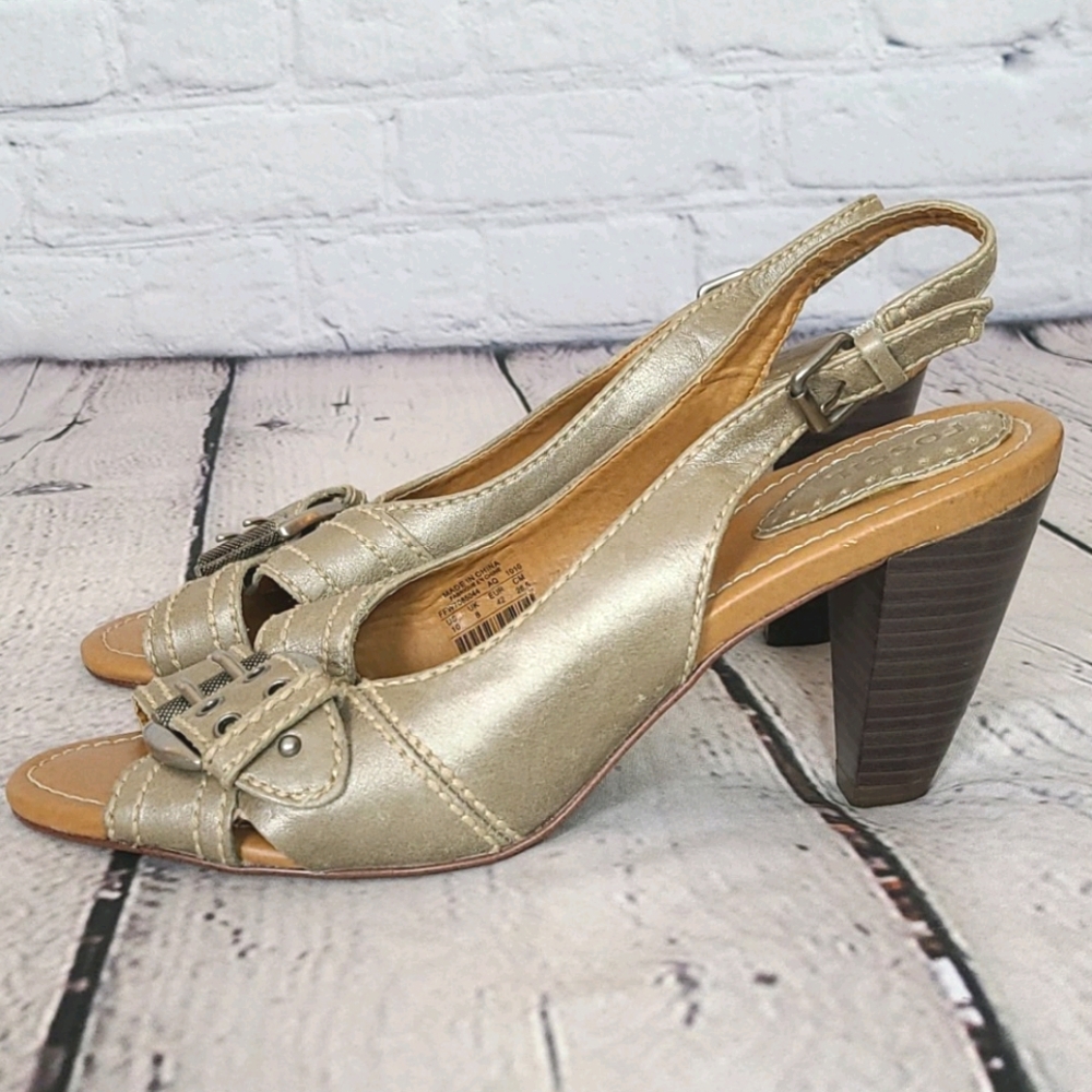 Fossil heeled sandals with buckle detail, 10